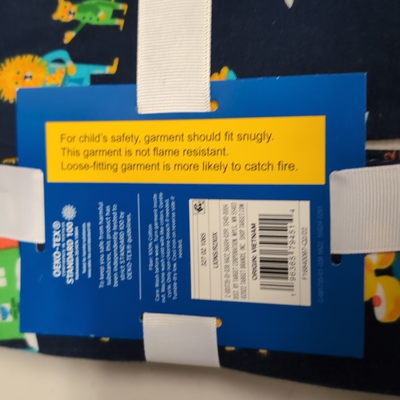 Kid's pj's - Picture 2 of 3